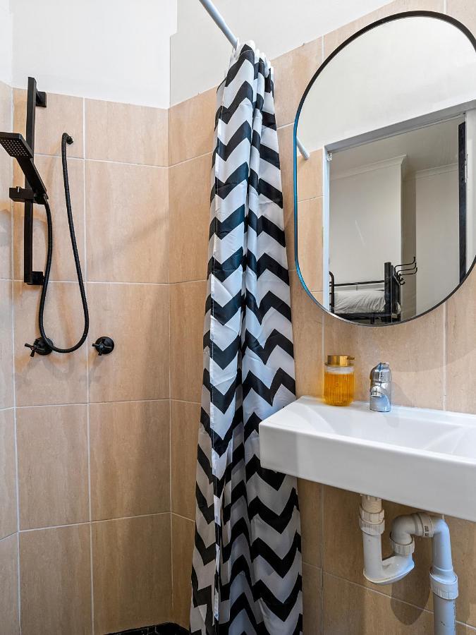 Azzurro Pod Hotel - Central Сидней Экстерьер фото
